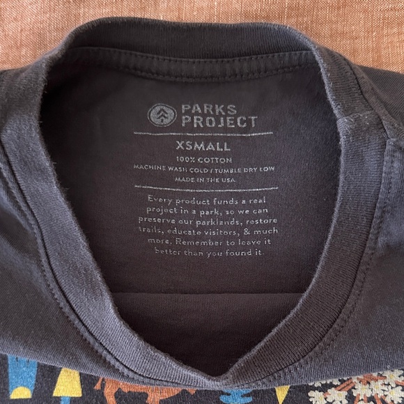 Yellowstone Parks Project cropped Tee - Picture 2 of 2